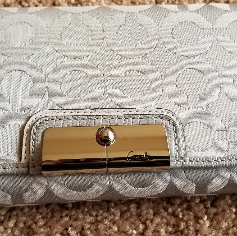 Coach Signature Spec Zip Trifold Checkbook Wallet